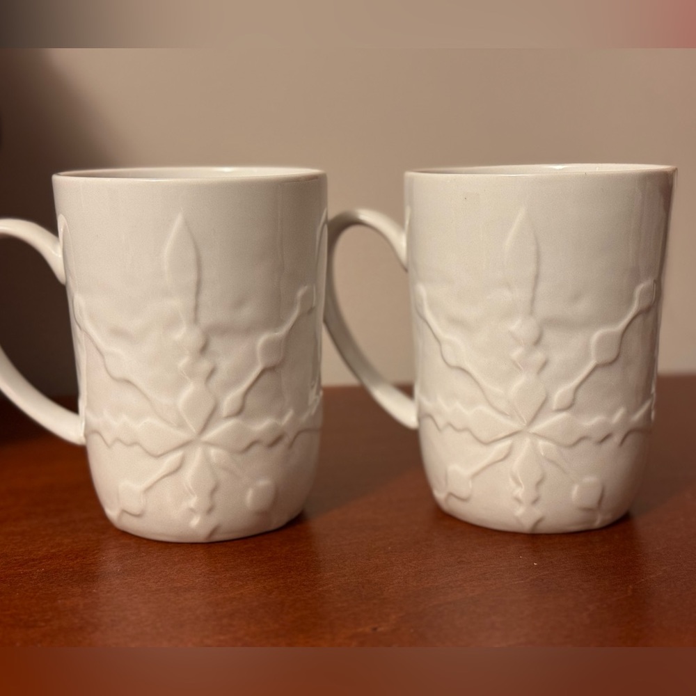New Crate and Barrel Mercer Snowflake Porcelain Mugs